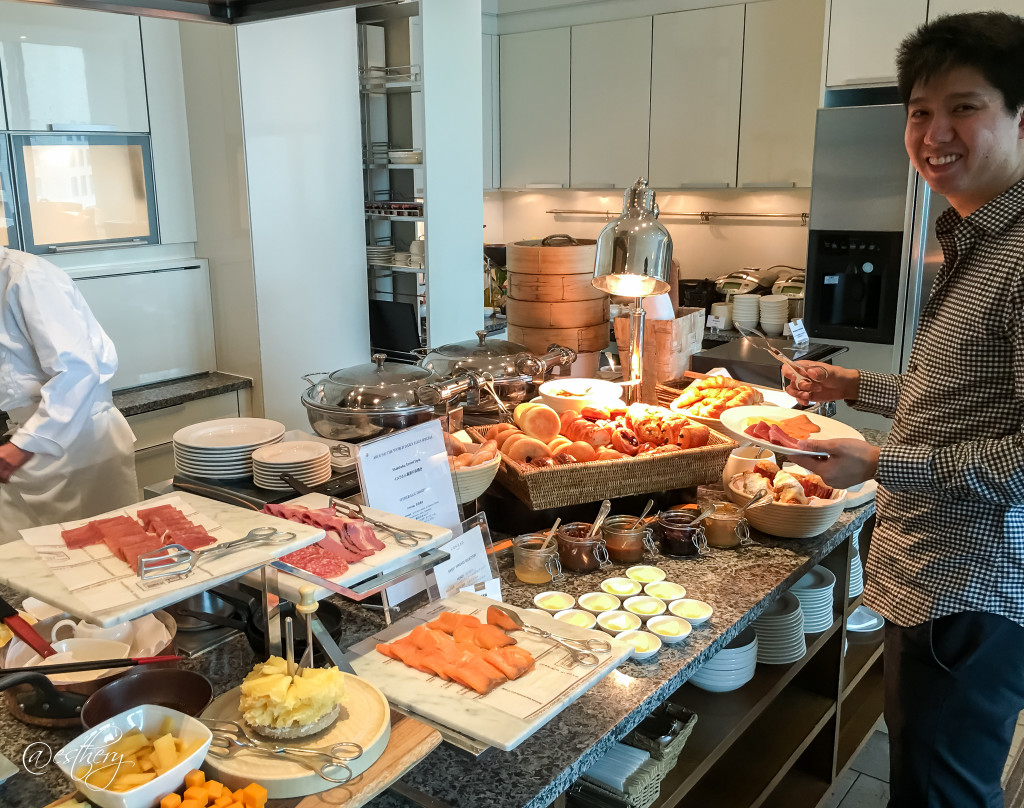 Main buffet station